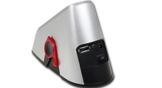 Полезная вещь для владельцев большого количества жестких дисков