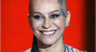 Наргиз Закирова завораживает своей необычностью