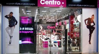 Магазин с большим ассортиментом обуви и аксессуаров, и множеством скидок