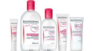 Лечит воспаленную кожу