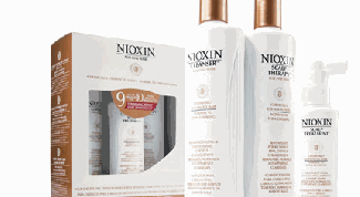 Восстанавливает структуру волос