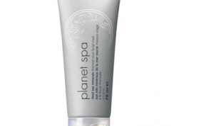 Очищает и тонизирует кожу лица