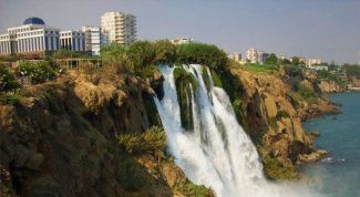 Водопад, который можно увидеть с моря