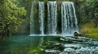 Великолепный водопад подарит сказочные впечатления