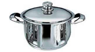 Хорошая кастрюля с некачественными пластмассовыми делталями