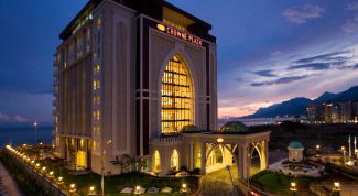 Отель выполнен в османском стиле