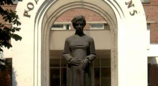 Обычный средненький роддом