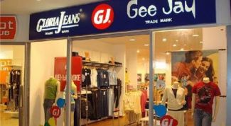 Для взрослых не очень хорошие модели, для детей - много яркого и модного