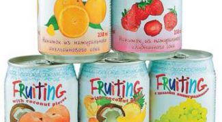 С клубникой - вкусный. С кусочками кокоса - гадость