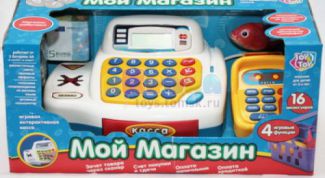 Обучает английскому языку