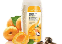 Питает и увлажняет поврежденные волосы