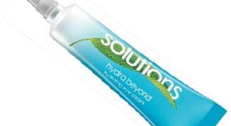 Питает и насыщает кожу влагой