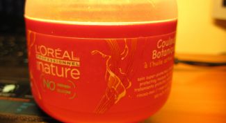 Делает волосы шелковыми