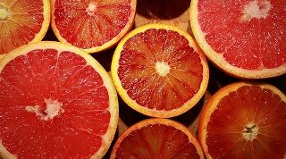 Аромат цитруса в красивом флаконе