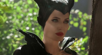 Когда женщине обрезают крылья, она учится летать на метле