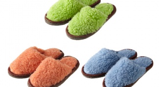 У каждого в семье тапочки своего цвета