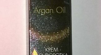  Хорошо увлажняет и питает кожу рук, укрепляет ногти