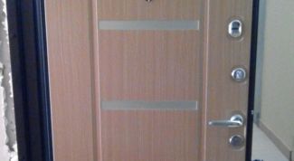 У них хорошие входные двери