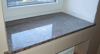 Изготовили подоконник из натурального камня