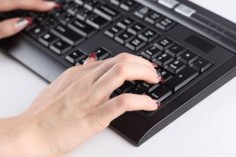 Как определить открыт файл или нет