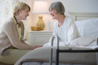 Как найти работу сиделкой