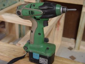 Приобретите все необходимые инструменты для ремонта