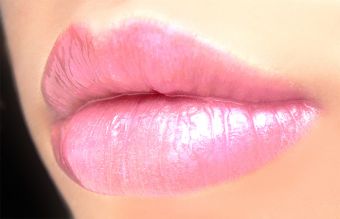 пример ярких губ