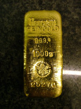 Золотой слиток вместо ювелирных украшений