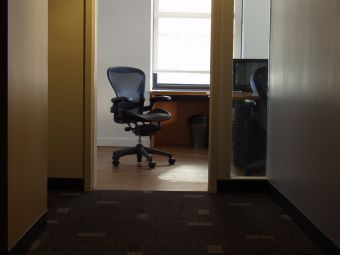 Как перевести работника по совместительству