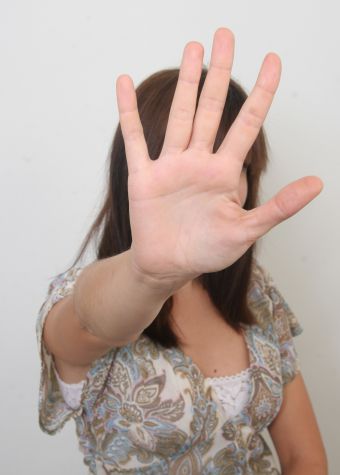 Как убрать лишнее с лица на фотографии