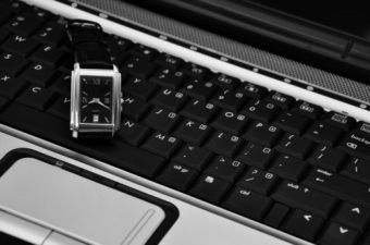 Как остановить часы Windows
