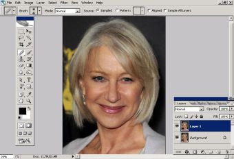 Как в </p>
<p>Фотошопе сделать лицо моложе
