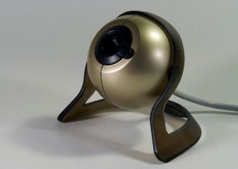 Как в BIOS включить камеру