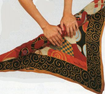 бутылки донышками лруг к другу