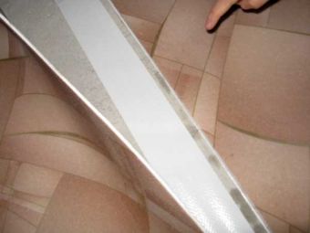 Как соединить два куска линолеума незаметно