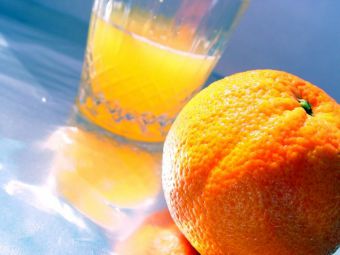 Апельсиновй сок - компонент многих коктейлей