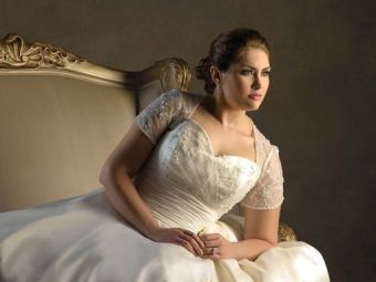 Как выбрать свадебное платье большого размера