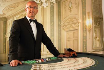 Как стать крупье