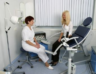 Осмотр у гинеколога на кресле на ранних сроках беременности