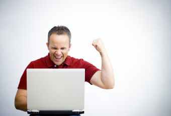 Попробуйте очистить диск С от ненужных файлов в Windows 7