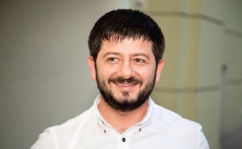 Как и сколько зарабатывает Михаил Галустян