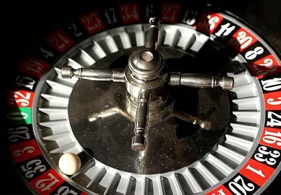почему казино выигрывает в рулетку