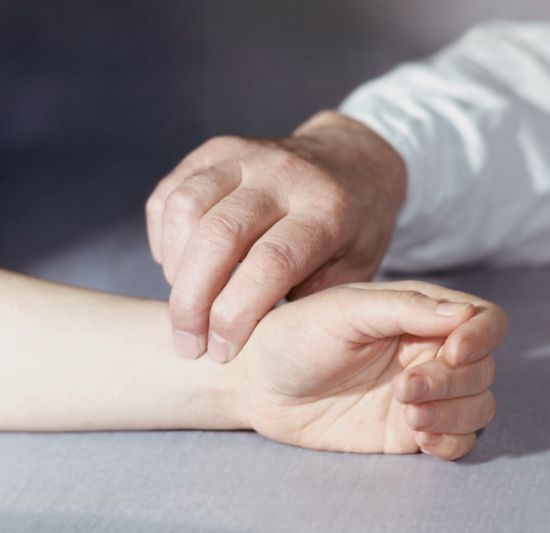 Как узнать сердцебиение ребенка как самостоятельно