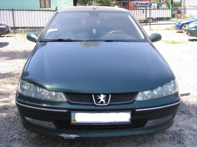 How to remove the bumper in the Peugeot 406