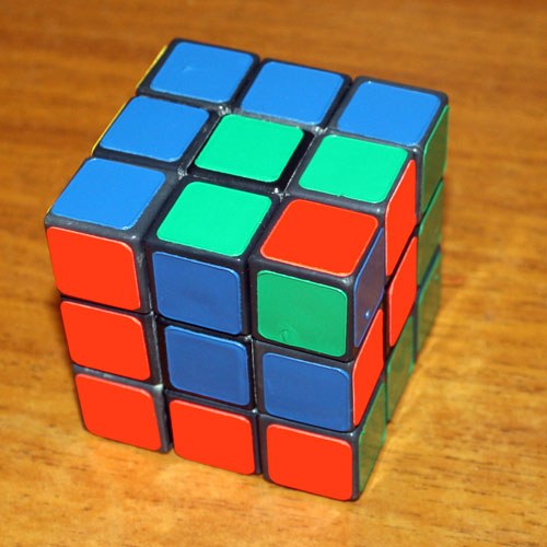 Как профи собирают кубик рубика за считанные минуты