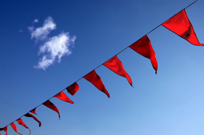 How to hang the flags