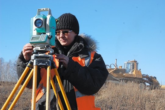 How to obtain surveying license