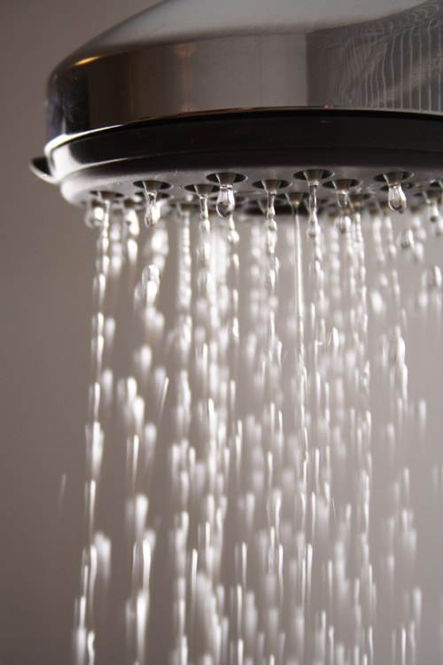 How to soften water for hair washing