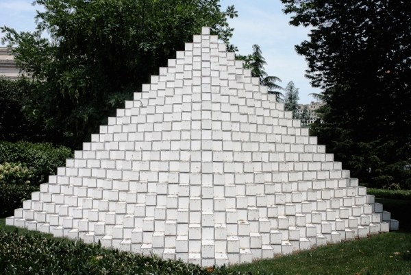 Как сделать треугольную пирамиду