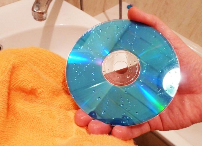 How to clean dvd disc